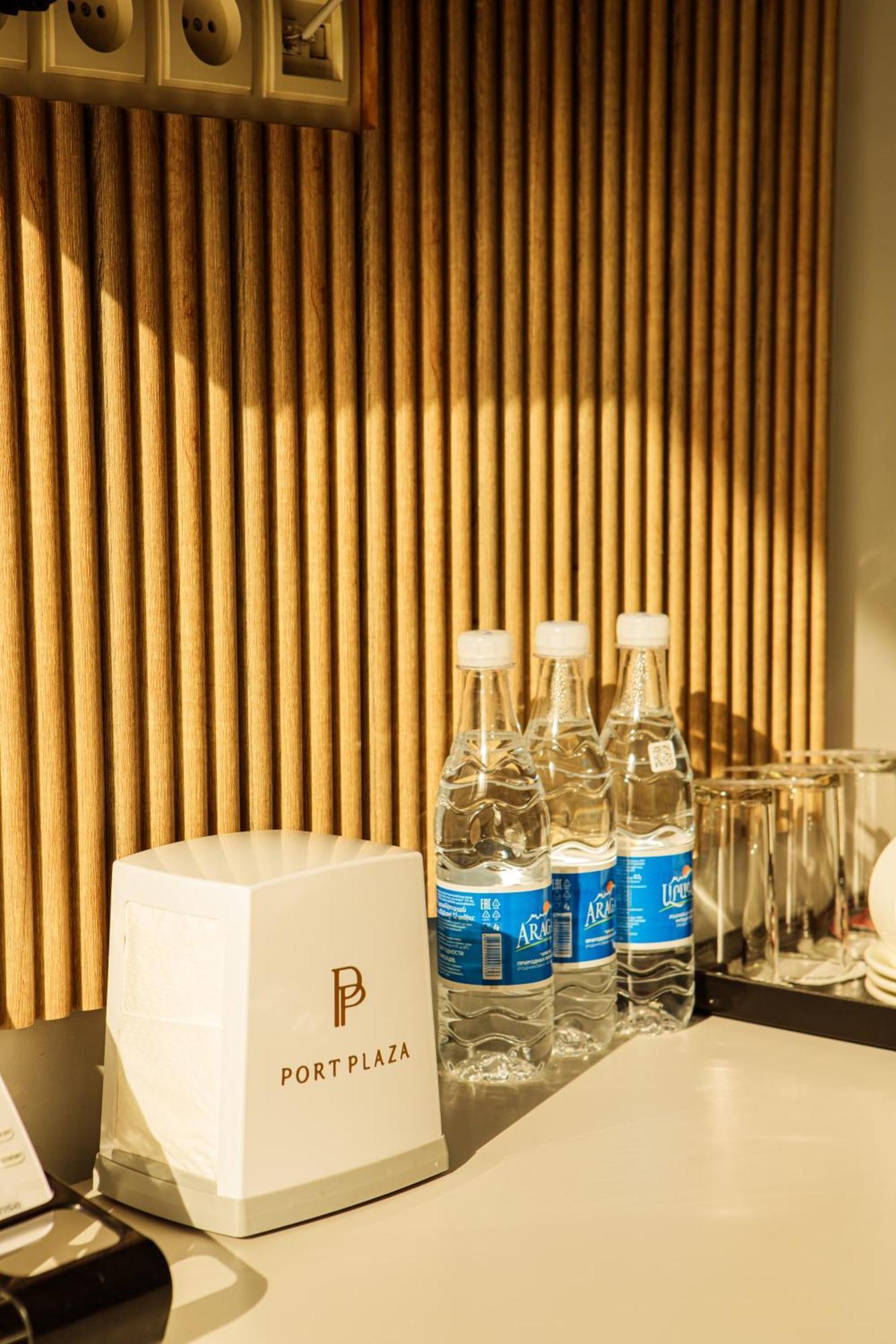 Port Plaza Evn Hotel P'arak'ar Exterior photo